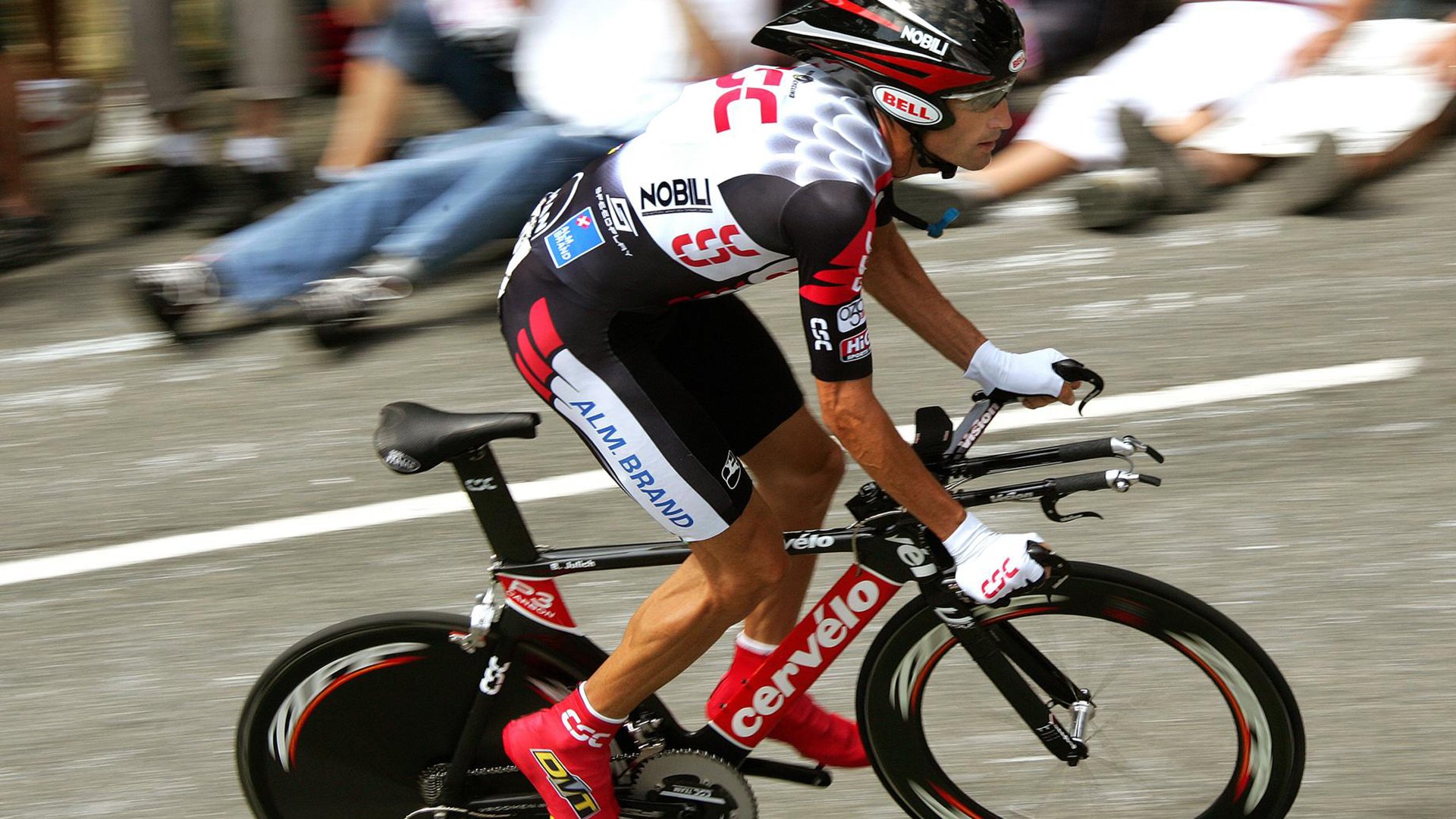 米兰双雄战火升级，争夺意甲冠军激烈非常